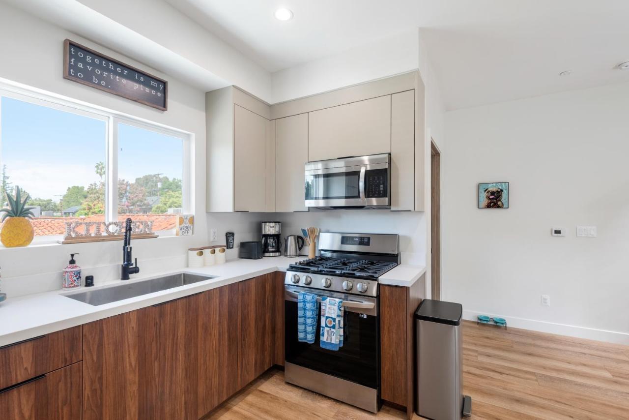 Stylish Sherman Oaks Townhouse 3bed + 3.5bath Master Apartamento Los Ángeles